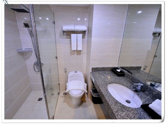 palette the travellers hotel bangkok