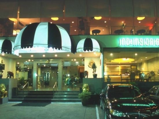 palette the travellers hotel bangkok