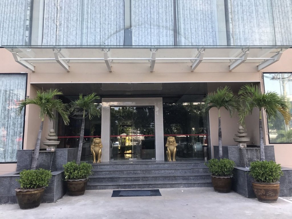 palette the travellers hotel bangkok