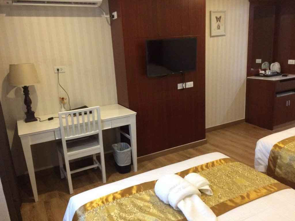 palette the travellers hotel bangkok