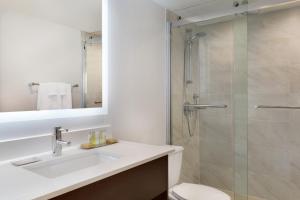 doubletree by hilton toronto airport west