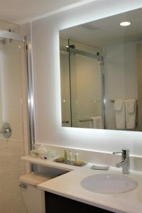 doubletree by hilton toronto airport west