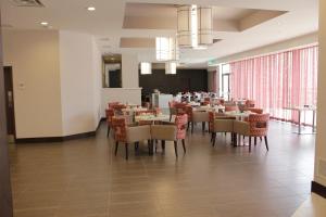 doubletree by hilton toronto airport west