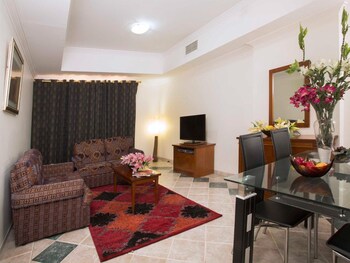 safeer hotel suites aparthotel