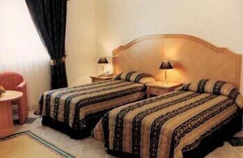 safeer hotel suites aparthotel