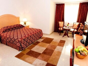 safeer hotel suites aparthotel