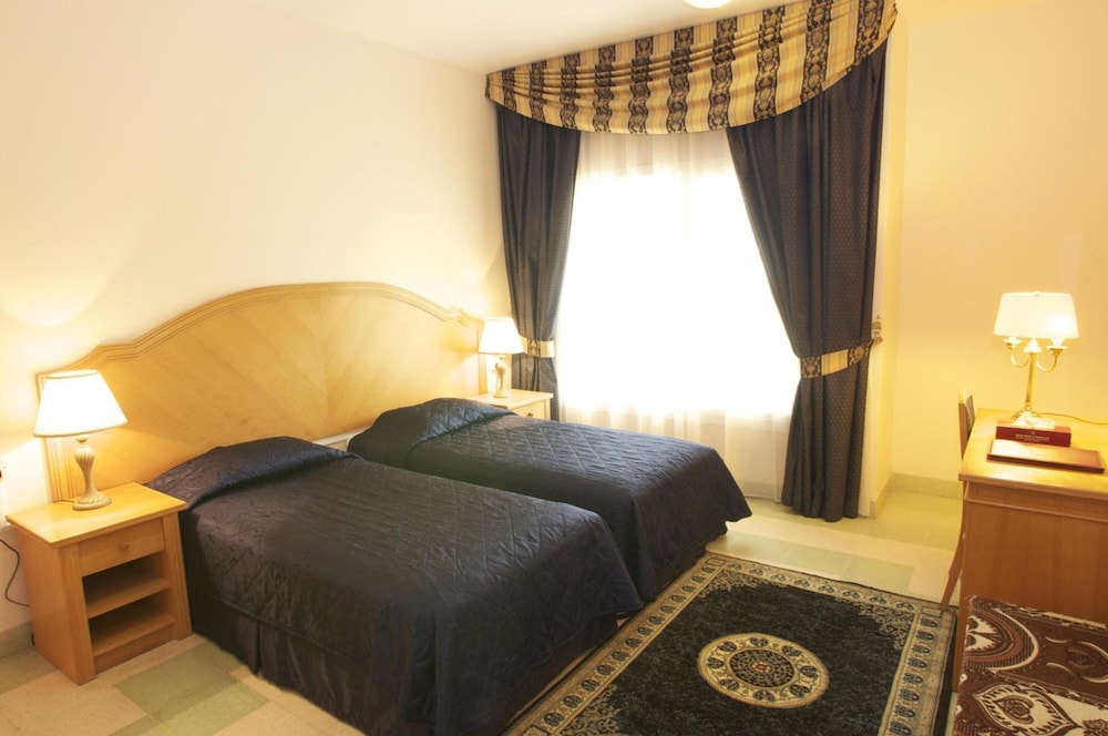 safeer hotel suites aparthotel