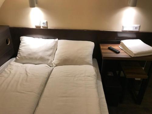 orange tulip hotel amsterdam hostel