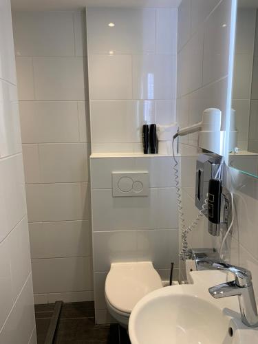 orange tulip hotel amsterdam hostel