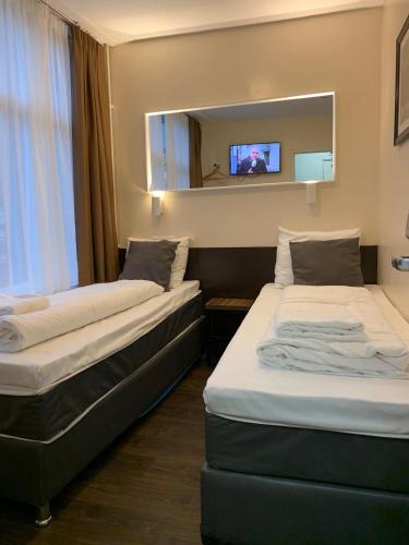 orange tulip hotel amsterdam hostel