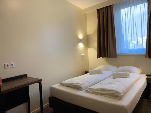 orange tulip hotel amsterdam hostel