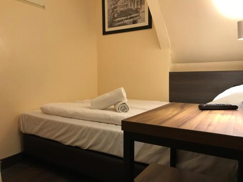 orange tulip hotel amsterdam hostel
