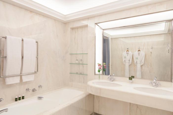 le bristol paris oetker hotels