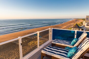blue inn on the beach