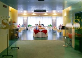 Hotel Senator,Near A Metro Station,4 star