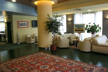Hotel Senator,Near A Metro Station,4 star