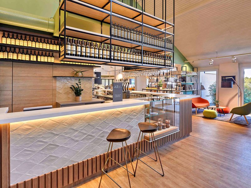 ibis la roche sur yon