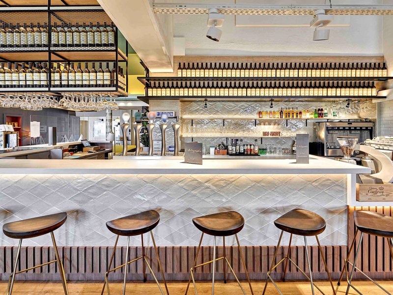 ibis la roche sur yon