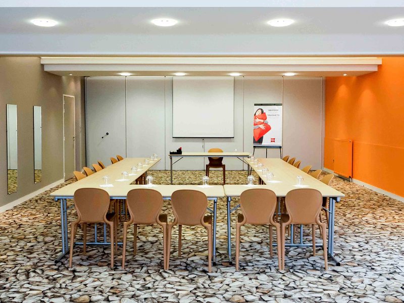 ibis la roche sur yon