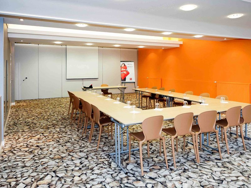 ibis la roche sur yon