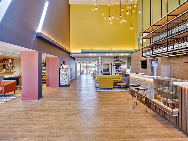 ibis la roche sur yon