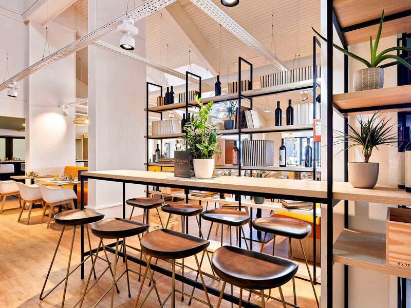 ibis la roche sur yon