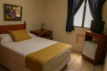 hotel villa serena escalon