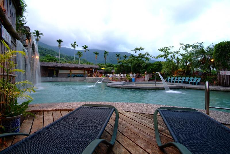Yawan Spa Hotel,Near Jhiben Hot Spring,3 star