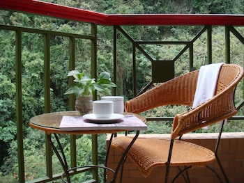 hoya hot springs hotel