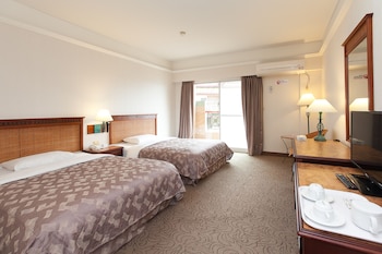 hoya hot springs hotel