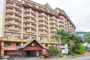 hoya hot springs hotel