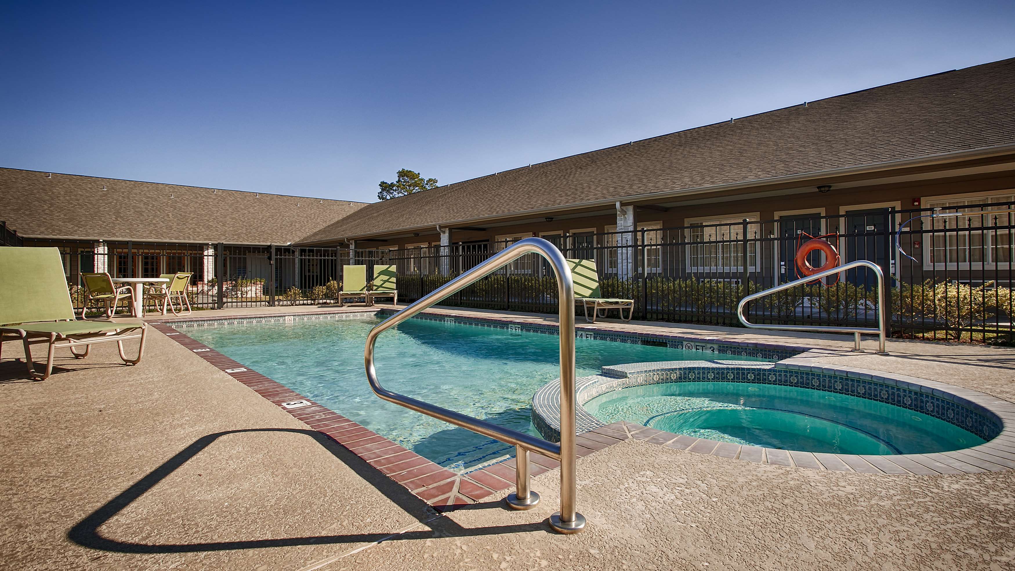surestay hotel by best western leesville