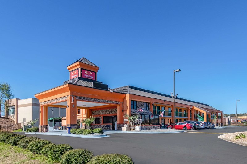 econo lodge inn and suites