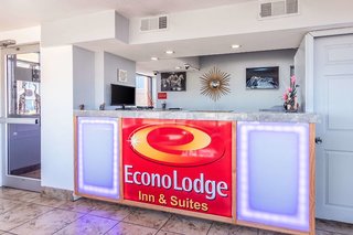 econo lodge inn and suites