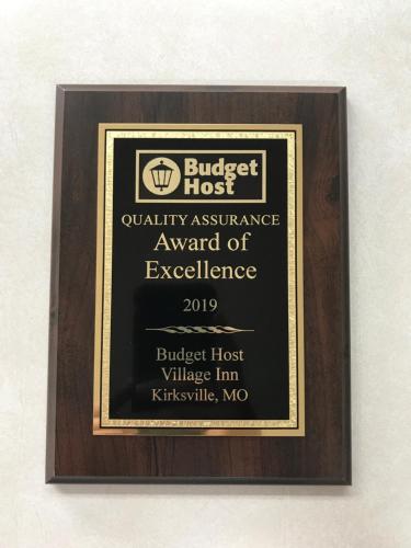 budget host village inn