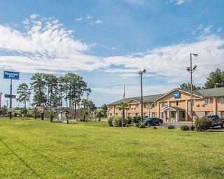 Days Inn By Wyndham Savannah Gateway I-95,Near Savannah Festival Outlet Center,2 star