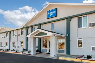 Days Inn By Wyndham Savannah Gateway I-95,Near Savannah Festival Outlet Center,2 star
