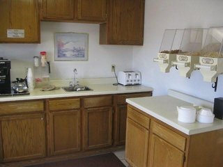 Budget Inn- Greenville,,2 star