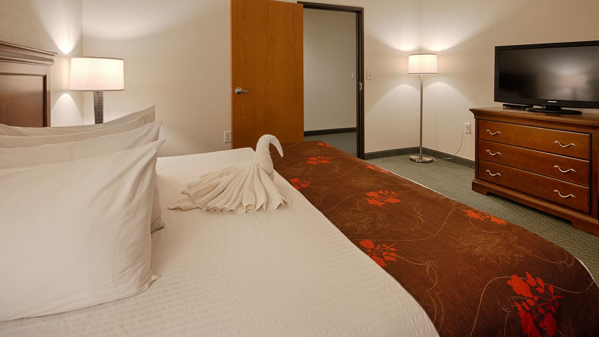 holiday inn express and suites n waco area west