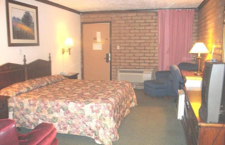 carthage inn