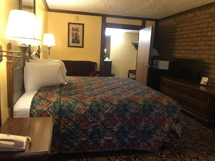 carthage inn