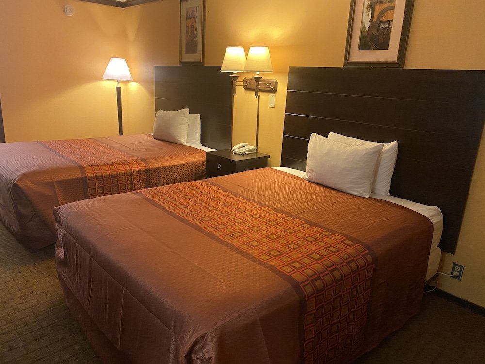 carthage inn