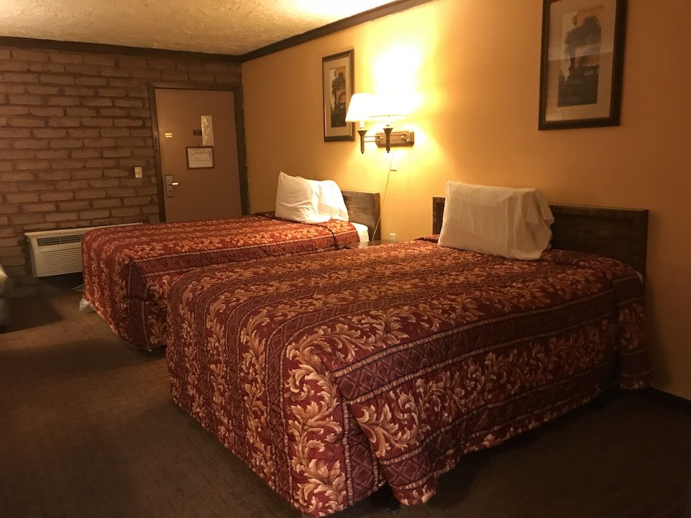 carthage inn