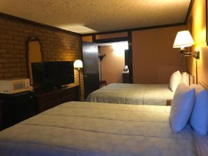 carthage inn