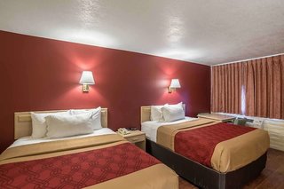 Econo Lodge I-40 Exit 286 Holbrook,Petrified Forest National Park>>Holbrook,2 star