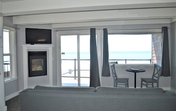 beachfront manor hotel