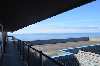 beachfront manor hotel