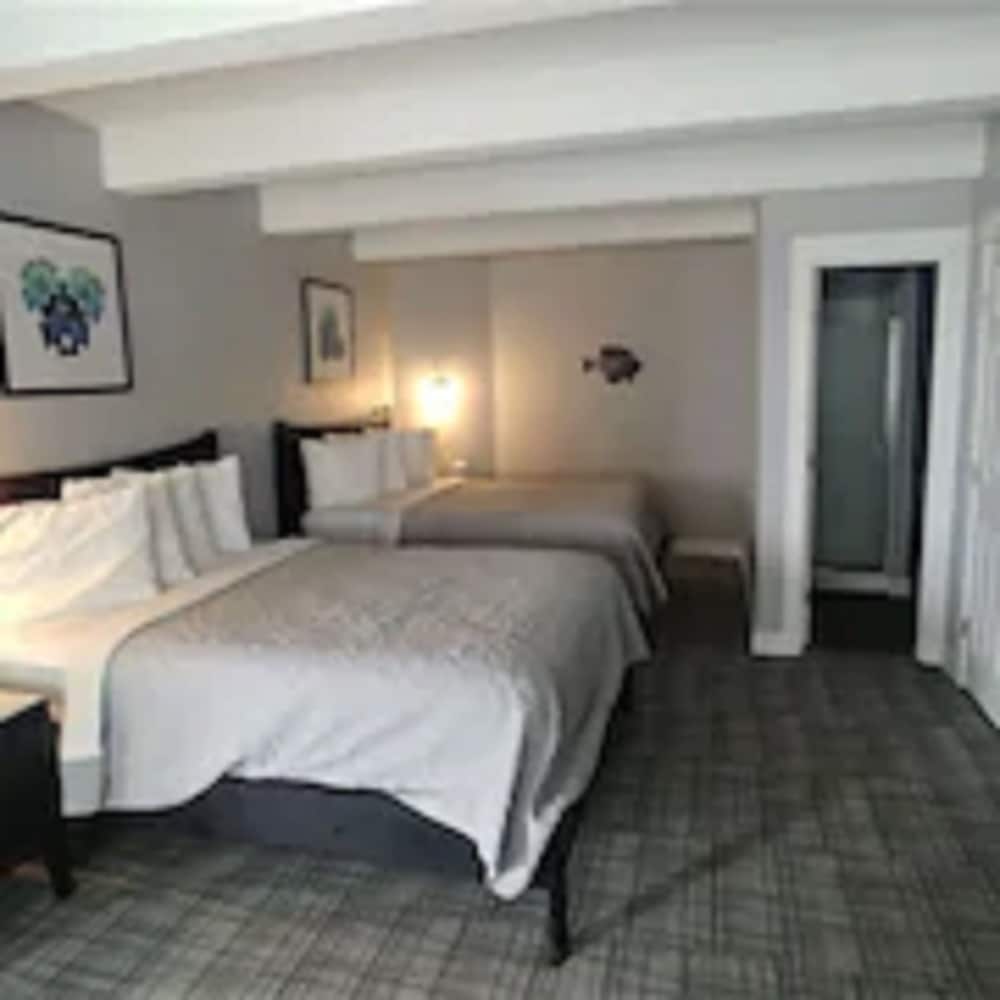 beachfront manor hotel