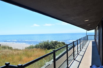 beachfront manor hotel