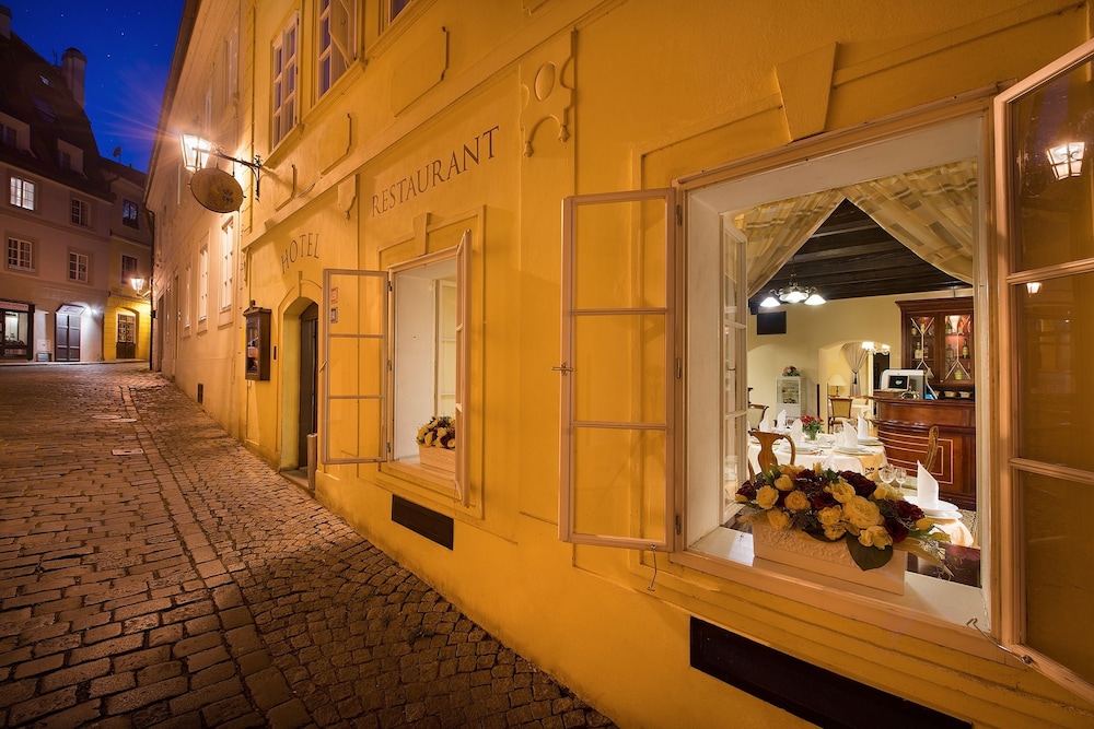 boutique hotel constans
